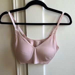 True & co v neck wireless adjustable bra